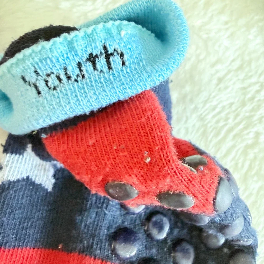 Jump Park Socks Lot 4 Adult Youth Anti‎ Slip Trampoline Socks Bundle